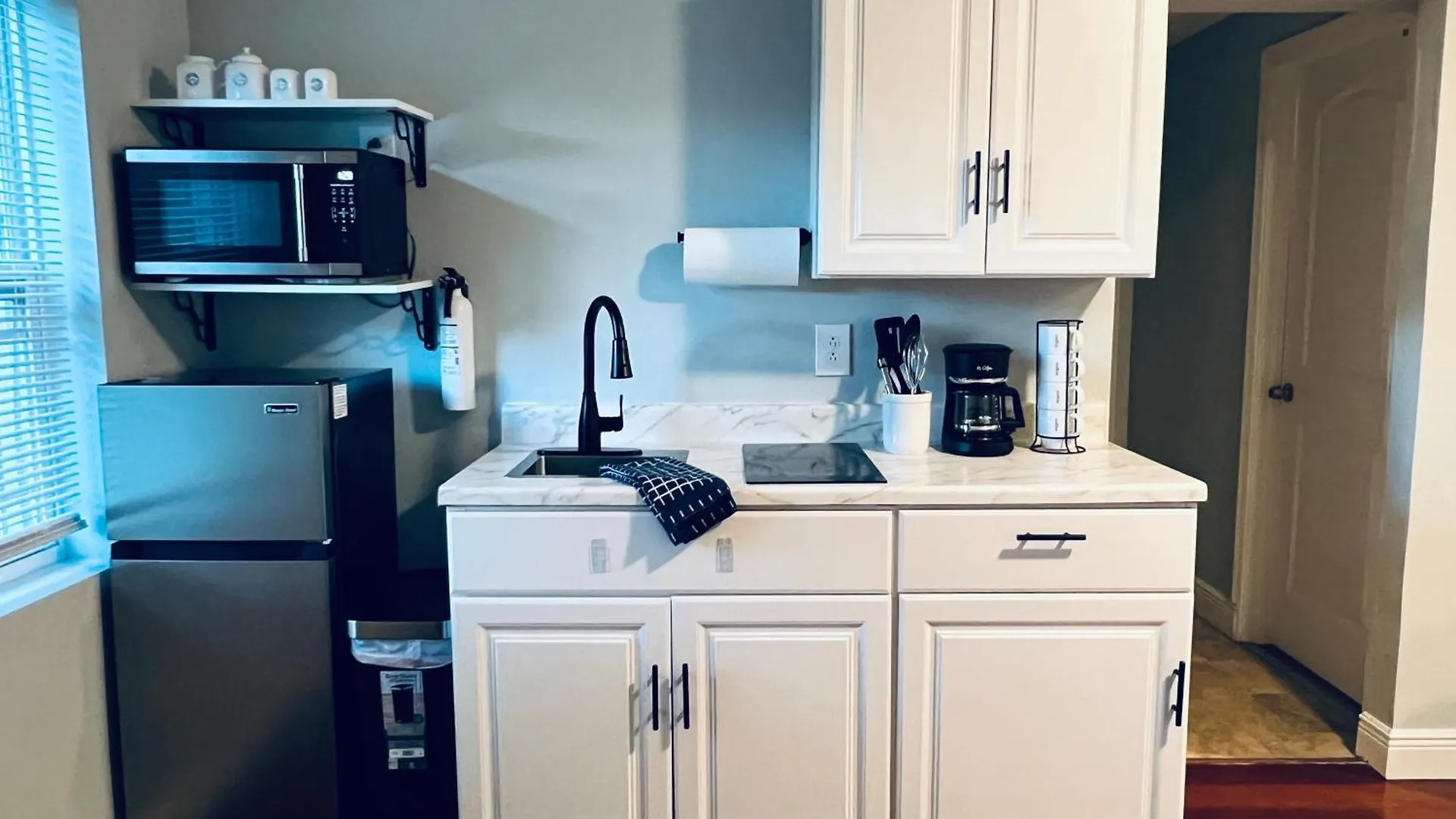 Charming Tampa 2Br - Near Busch Gardens & Zoo Apartment